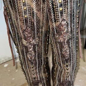 Vintage sparkly corral. Worn twice. 6 1/2 but can fit a 7. They run big.